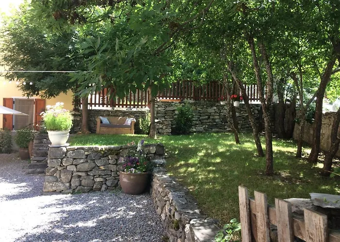 Le Val d'Ailleurs